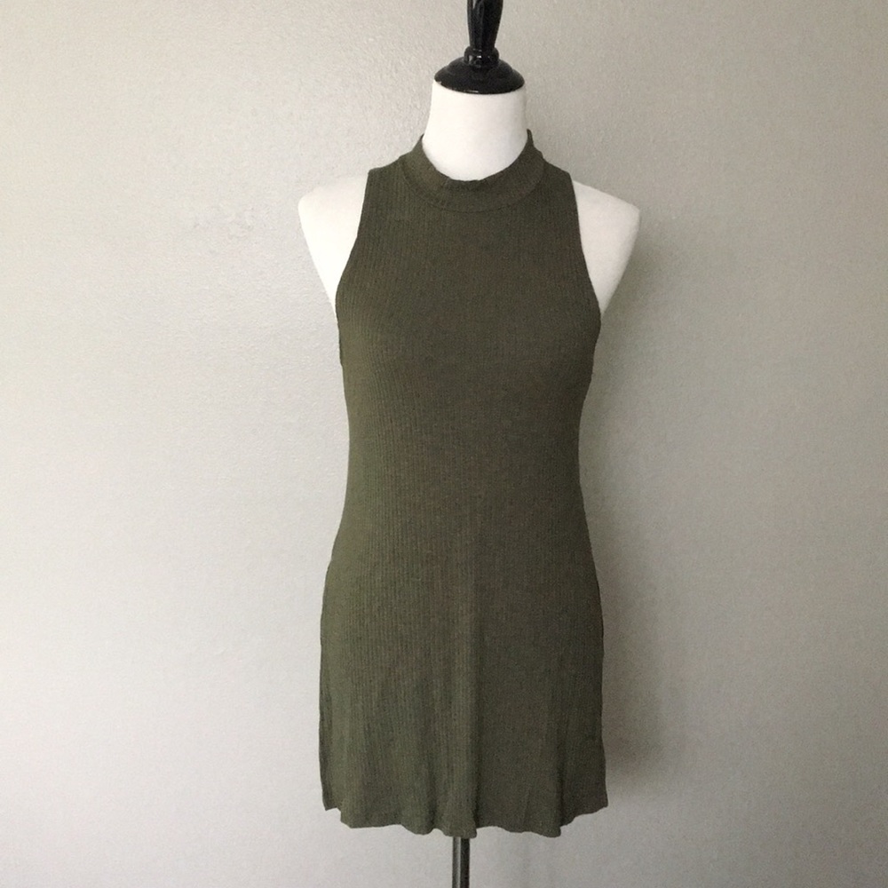 Ribbed Tank